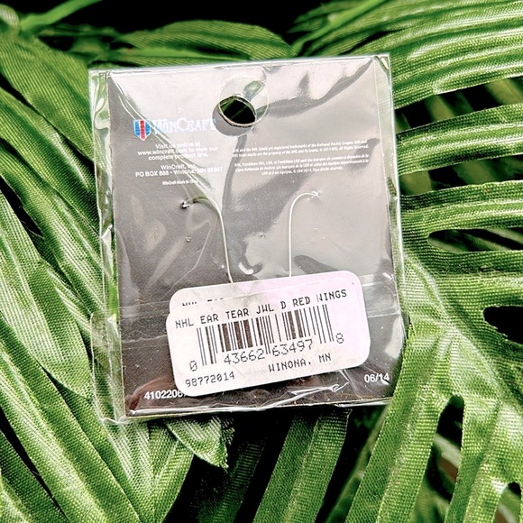 Detroit Red Wings tear drop earrings - Picture 2 of 2